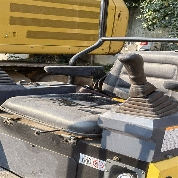 พร้อมทํางานและมีประสบการณ์ใช้ Japan komatsu pc 15 MR ในสภาพดี