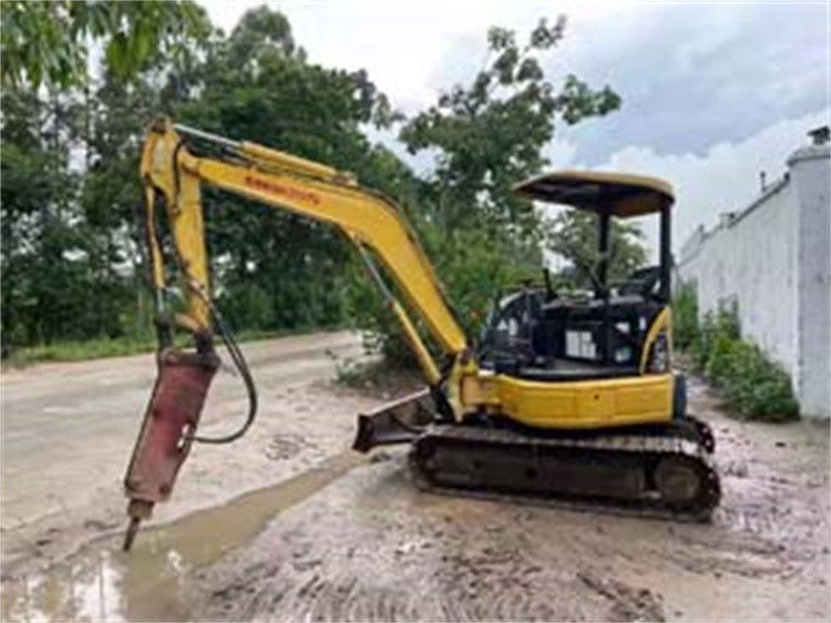 3 ตันใช้ญี่ปุ่น คุณภาพดี Komatsu pc 30 MR excavator crawler ด้วยเวลาทํางานที่ต่ํากว่า