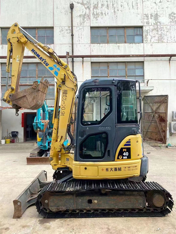 พร้อมทํางานและมีประสบการณ์ใช้ Japan komatsu pc 40 ในสภาพดีขาย