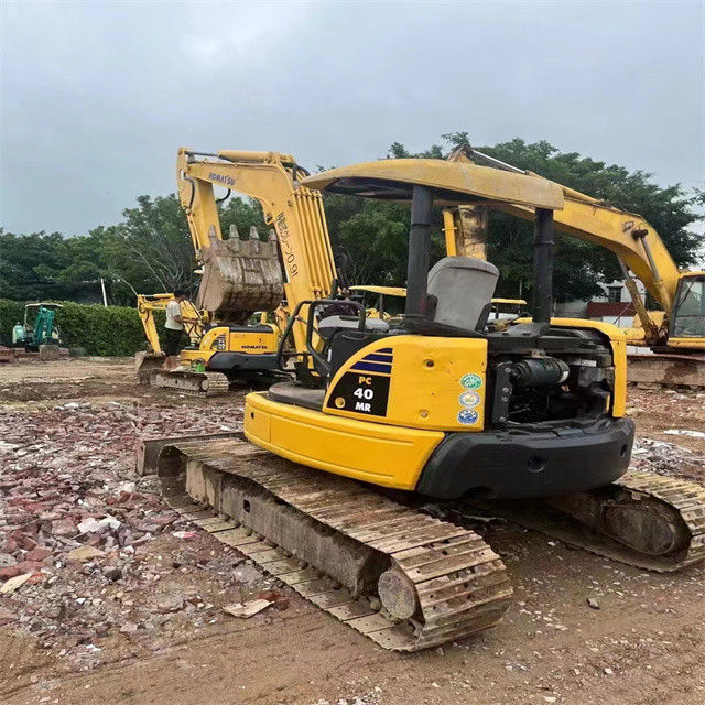 พร้อมทํางานและมีประสบการณ์ใช้ Japan komatsu pc 40 ในสภาพดีขาย