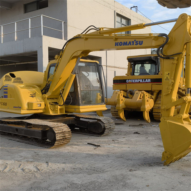 คุณภาพสูง 6.3 ตัน ใช้ญี่ปุ่นนําเข้า Komatsu pc 55 MR เครื่องขุดพ่วงที่มีเวลาการทํางานต่ํา
