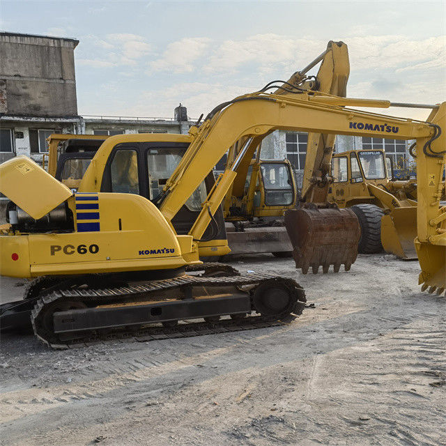 คุณภาพสูง 6.3 ตัน ใช้ญี่ปุ่นนําเข้า Komatsu pc 55 MR เครื่องขุดพ่วงที่มีเวลาการทํางานต่ํา