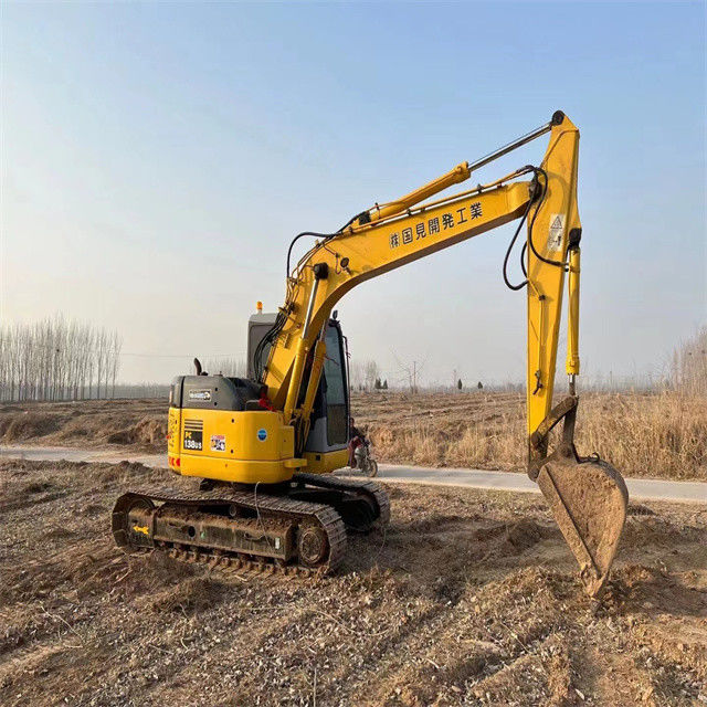 13.8 ตันใช้งานญี่ปุ่นนําเข้า Komatsu pc 138US เครื่องขุดพ่วงที่มีคุณภาพสูงและเวลาทํางานที่สั้นพร้อมขาย
