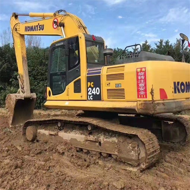 26 ตันเกือบใหม่จากญี่ปุ่น นําเข้า เครื่องขุดขยะ crawler เครื่องใช้ซ่อมแซม Komatsu pc 240LC-8
