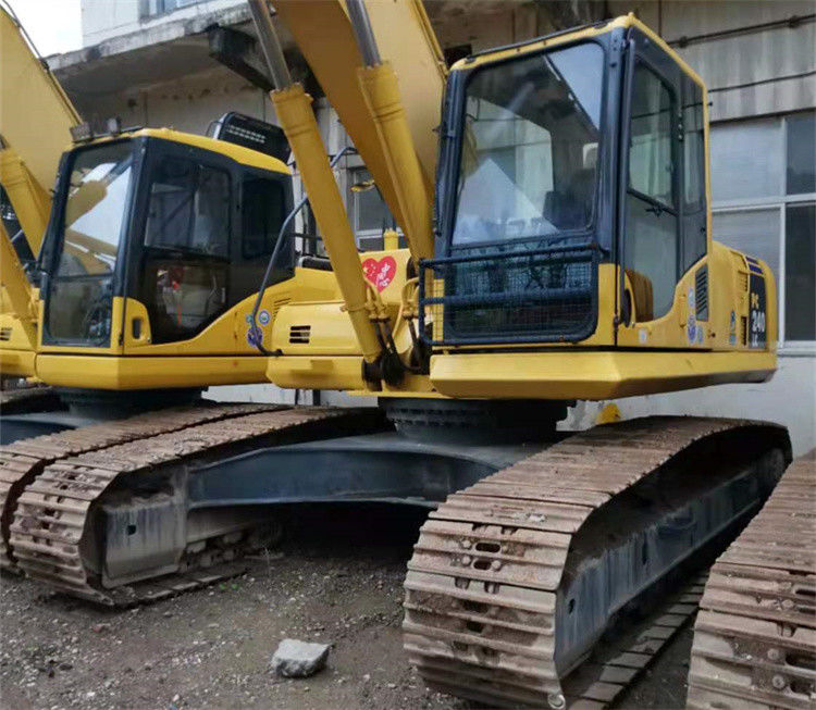 26 ตันเกือบใหม่จากญี่ปุ่น นําเข้า เครื่องขุดขยะ crawler เครื่องใช้ซ่อมแซม Komatsu pc 240LC-8