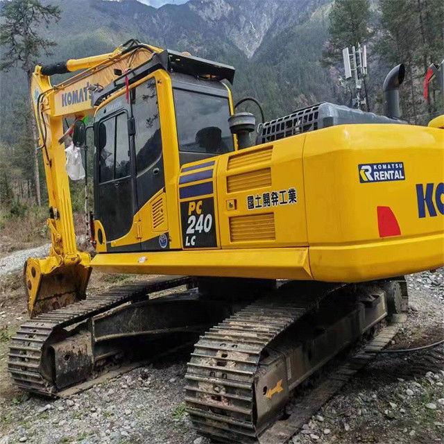 26 ตันเกือบใหม่จากญี่ปุ่น นําเข้า เครื่องขุดขยะ crawler เครื่องใช้ซ่อมแซม Komatsu pc 240LC-8
