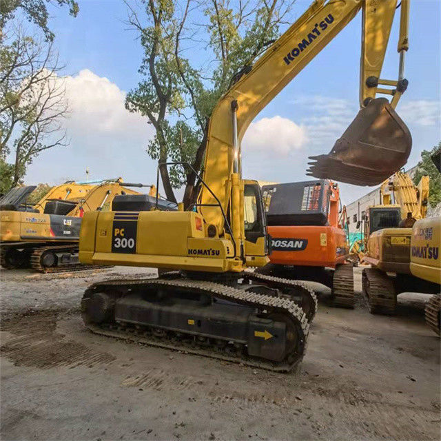 29 ตันเกือบใหม่ จากญี่ปุ่น นําเข้า เครื่องขุดพ่วง เครื่องใช้ซ่อมแซม Komatsu pc 300