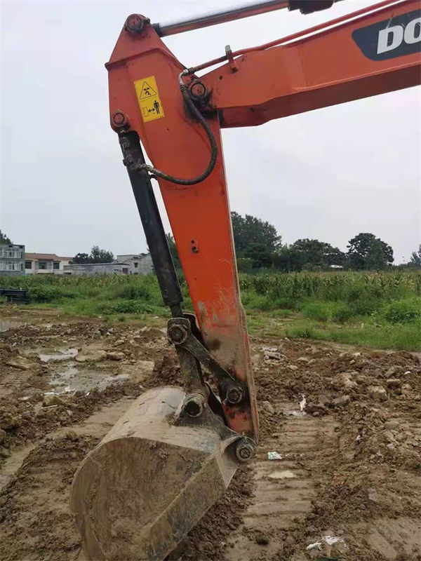 8 ตัน พร้อมใช้ Excavator สําหรับการทํางานและมีประสบการณ์ใช้เกาหลีนําเข้า Doosan DX 75
