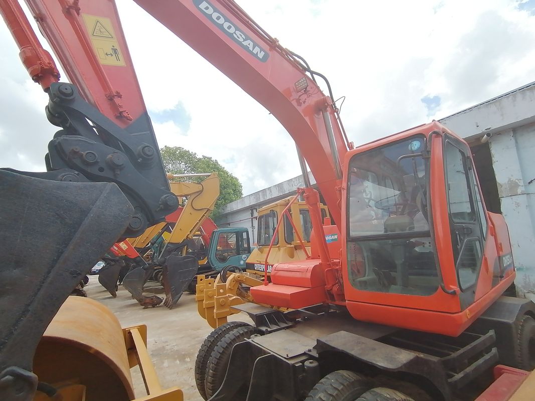 พร้อมทํางานและมีประสบการณ์ใช้เกาหลี ใช้ excavator DH150W-7 ในสภาพดี