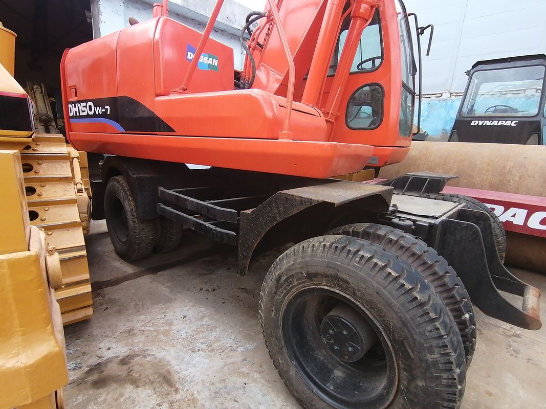 พร้อมทํางานและมีประสบการณ์ใช้เกาหลี ใช้ excavator DH150W-7 ในสภาพดี