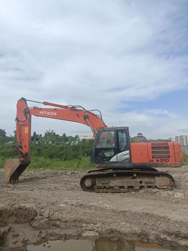 21 ตัน พร้อมใช้ Excavator สําหรับงานและมีประสบการณ์ใช้เกาหลีนําเข้า Hitachi 210-5G