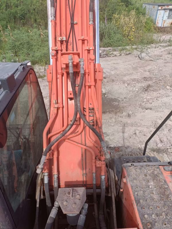 21 ตัน พร้อมใช้ Excavator สําหรับงานและมีประสบการณ์ใช้เกาหลีนําเข้า Hitachi 210-5G
