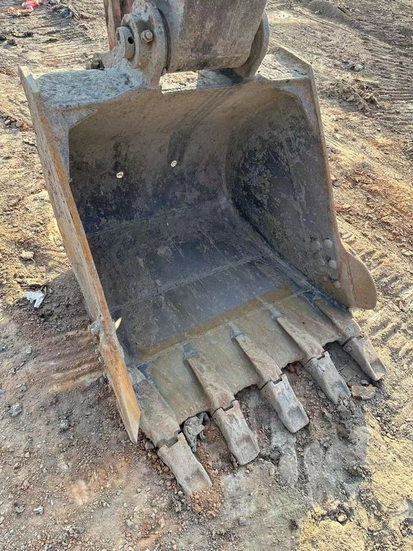21 ตัน พร้อมใช้ Excavator สําหรับการทํางานและมีประสบการณ์ใช้เกาหลีนําเข้า Hitachi 210-3 ในสภาพที่ดี