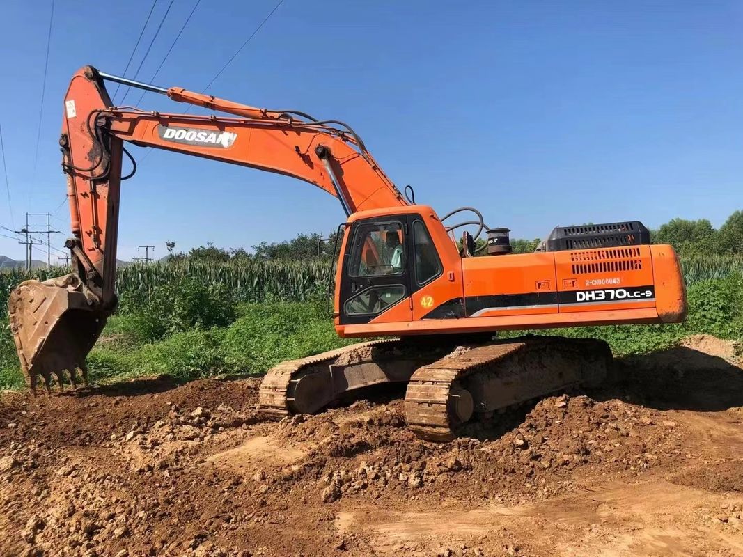 37 ตัน พร้อมใช้ Excavator สําหรับการทํางานและมีประสบการณ์ ใช้เกาหลีนําเข้า DOOSAN DH370LC-9 ในสภาพที่ดี