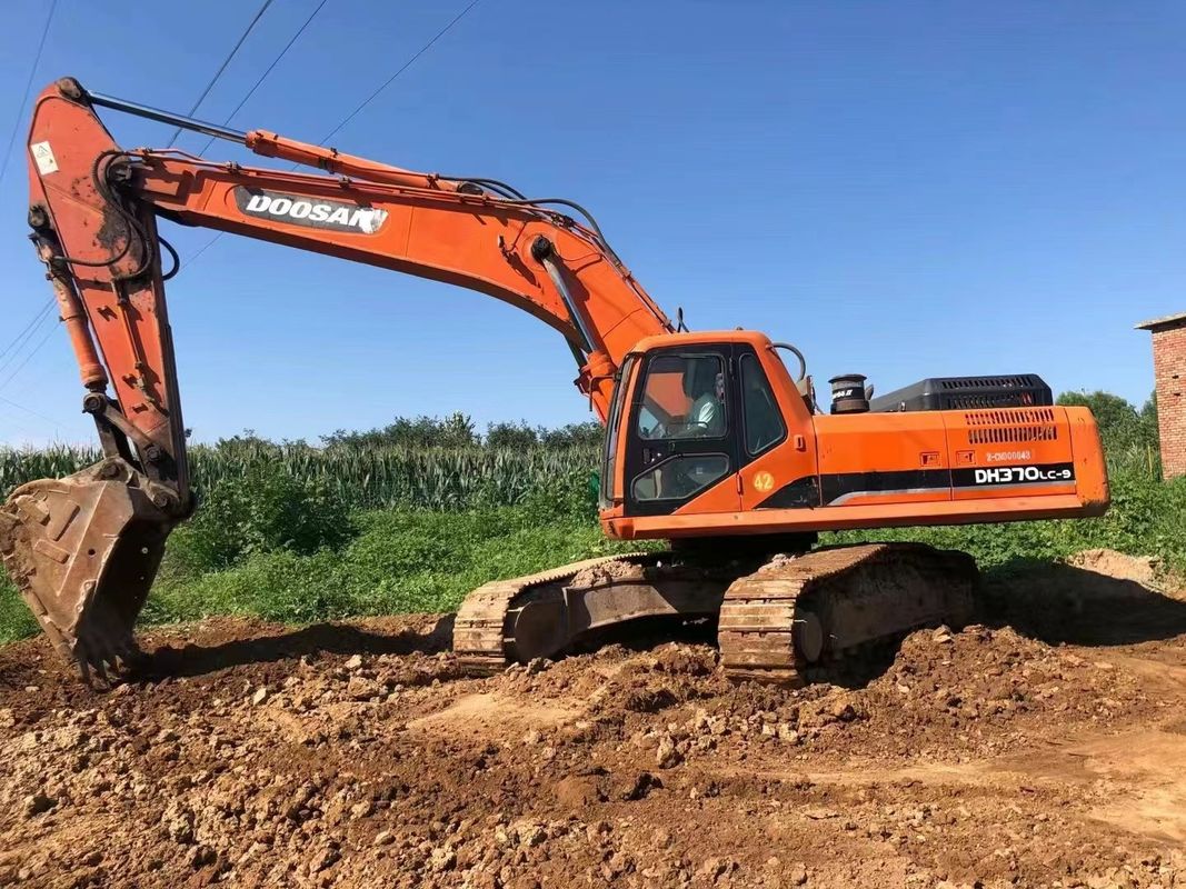 37 ตัน พร้อมใช้ Excavator สําหรับการทํางานและมีประสบการณ์ ใช้เกาหลีนําเข้า DOOSAN DH370LC-9 ในสภาพที่ดี