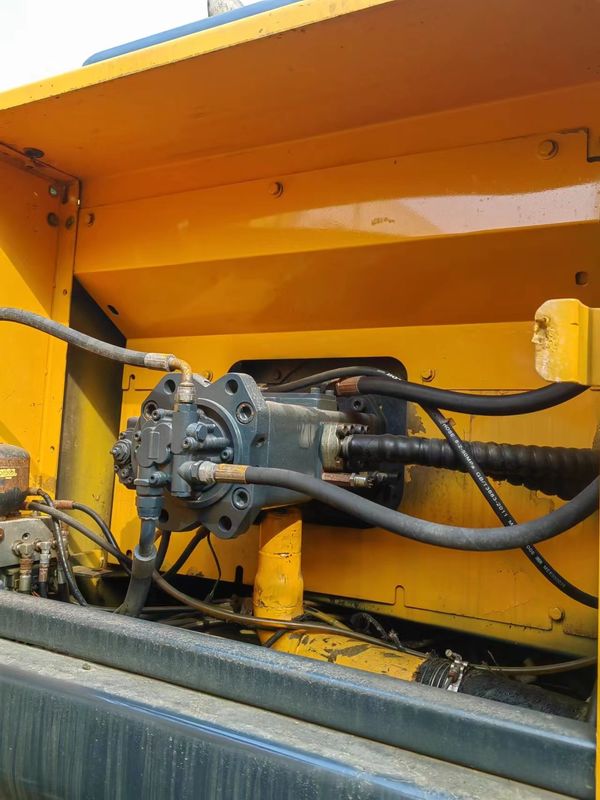 33 ตัน พร้อมทํางาน และมีประสบการณ์ ใช้เกาหลี นําเข้า Hyundai DH330LC-9