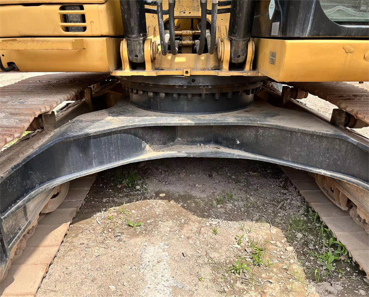 23 ตัน พร้อมใช้งานและมีประสบการณ์ใช้ญี่ปุ่น Caterpillar 323 D ในสภาพดี