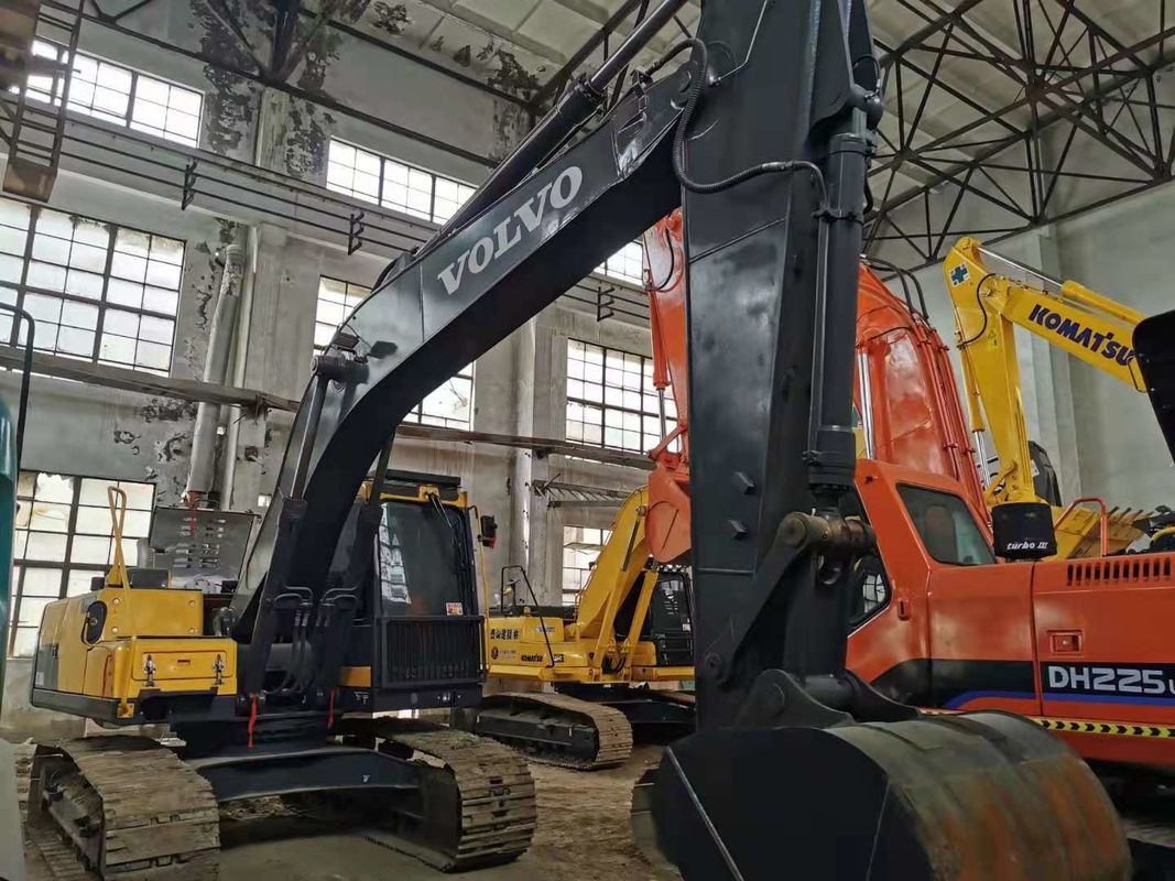 สวีเดนนําเข้าเครื่องขุดคล้องคราม Volvo EC200DL คุณภาพสูง ใช้เกือบใหม่ 100% พร้อม