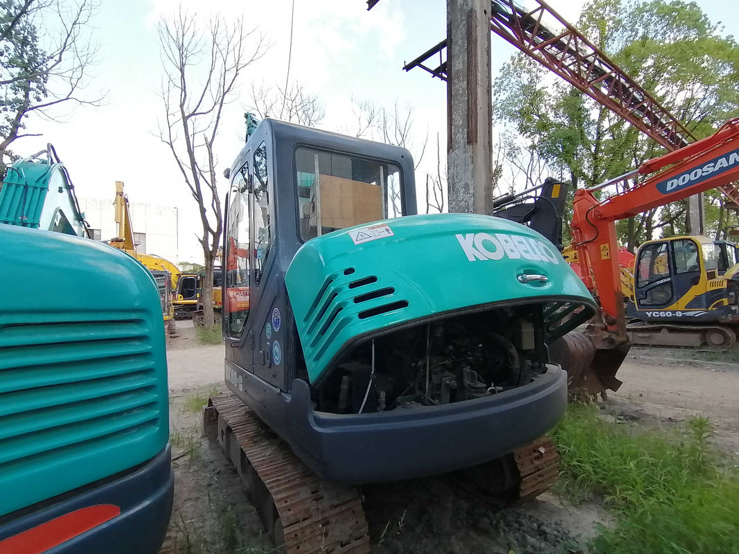30.5kN KOBELCO SK60-C เครื่องขุดน้ําหนัก 5.95t พลังงานเครื่อง 42.4kW