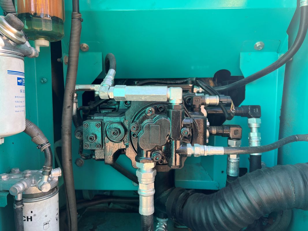 เครื่องขุดถังมือสอง Kobelco Sk140lc 8 เครื่องขุดถัง Crawler น้ําหนัก 13.3t