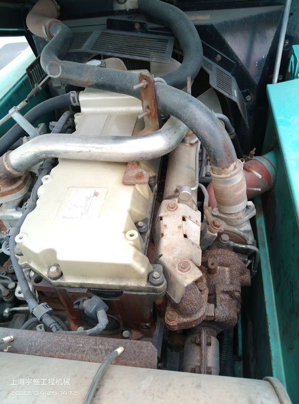 170 KN Tear Out Kobelco Sk250d เครื่องขุดน้ําหนัก 24.7t พลังเครื่อง 131kW