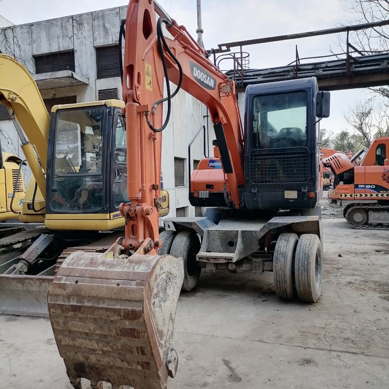 5 ตันเกาหลีนําเข้า 90% ของใหม่ Doosan DX 60W ถังล้อมือสองที่มีคุณภาพสูงและผลงานที่ดีที่สุดสําหรับขาย