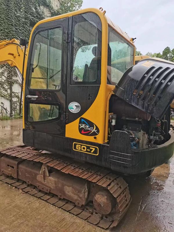 Hyundai R60 มือสอง ความจุของถังสูงสุด 0.18 M3 5.6m ความยาวการขนส่ง