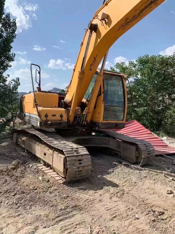 2000 รอบ / นาที Hyundai R215 มือสอง พร้อมทํางานและมีประสบการณ์ เกาหลีนําเข้าในสภาพดี