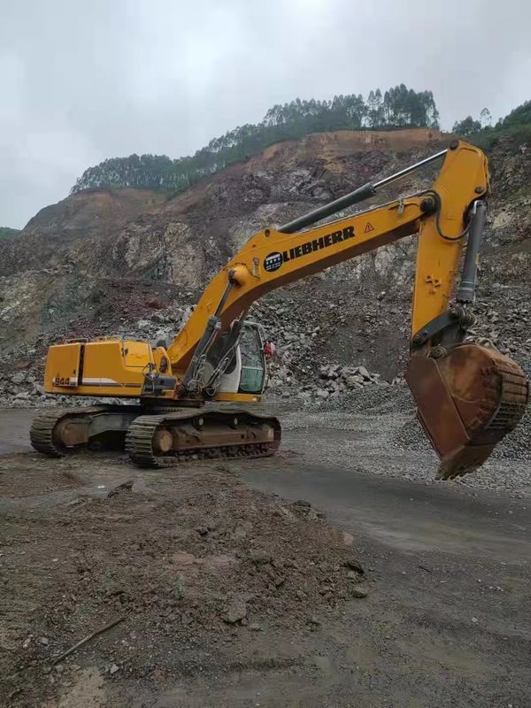 ใช้ Liebherr R944 พร้อมทํางานและประสบการณ์เยอรมันนําเข้าในสภาพที่ดี
