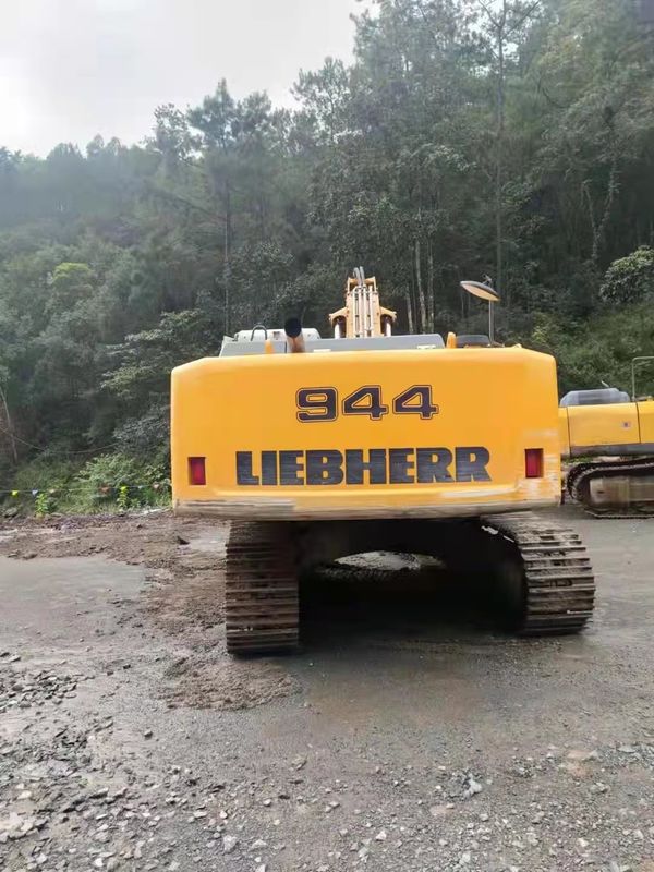 ใช้ Liebherr R944 พร้อมทํางานและประสบการณ์เยอรมันนําเข้าในสภาพที่ดี
