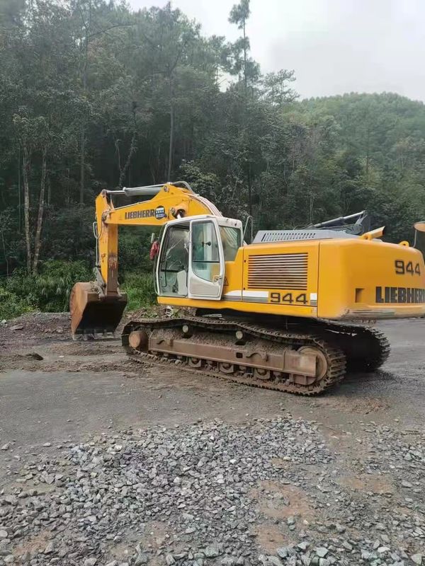 ใช้ Liebherr R944 พร้อมทํางานและประสบการณ์เยอรมันนําเข้าในสภาพที่ดี
