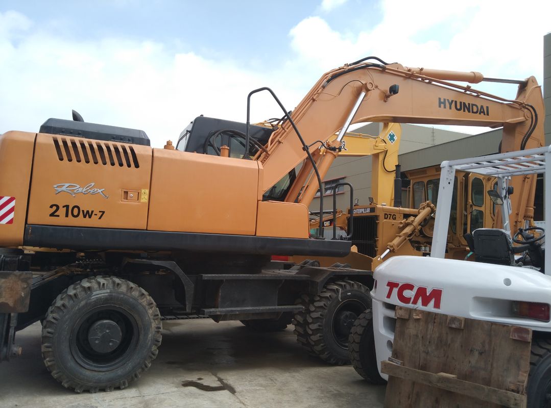 21.2 ตัน Hyundai 210W-7 ถังล้อมือสอง ความจุ 1.34m3