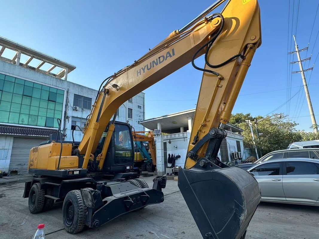 21.2 ตัน Hyundai 210W-7 ถังล้อมือสอง ความจุ 1.34m3