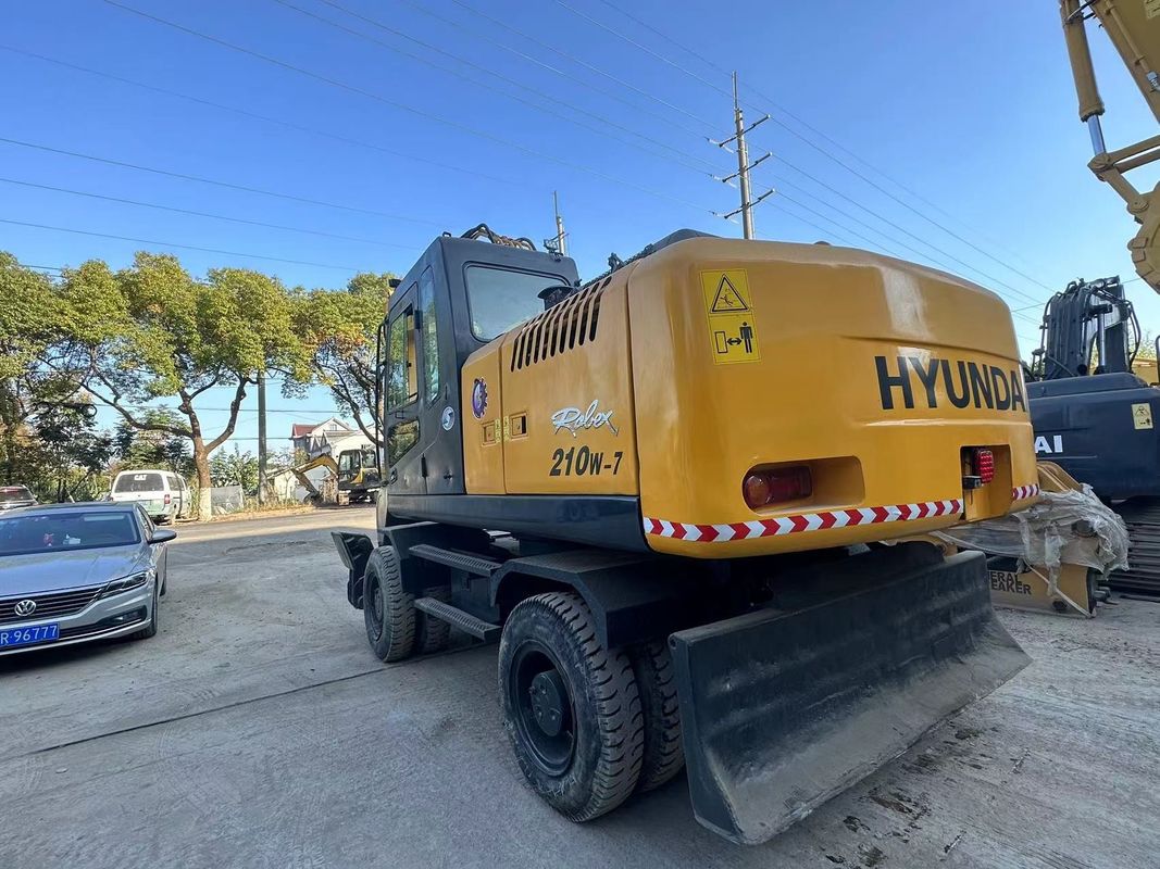 21.2 ตัน Hyundai 210W-7 ถังล้อมือสอง ความจุ 1.34m3