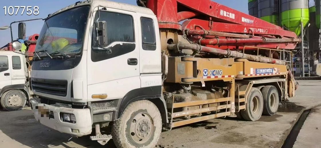 6×4 หรือ 8×4 ขับรถพร้อมทํางาน XCMG HB37A 37 เมตรรถบรรทุกปั๊มคอนกรีตสําหรับการจัดส่งคอนกรีตและเติม