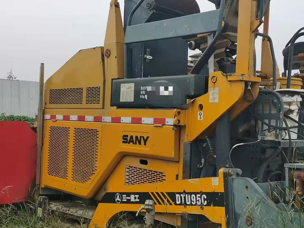 รถยนต์ลากลาง 2 แกน SANY DTU95C ที่ใช้ในการขนส่งภาระหนักหรือขนาดใหญ่
