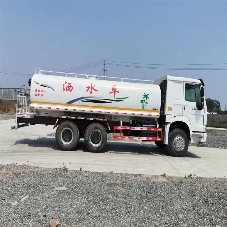ถังเหล็กคาร์บอน Isuzu Howo รถบรรทุกน้ํา สภาพสมบูรณ์แบบ ญี่ปุ่นนําเข้ามือสอง