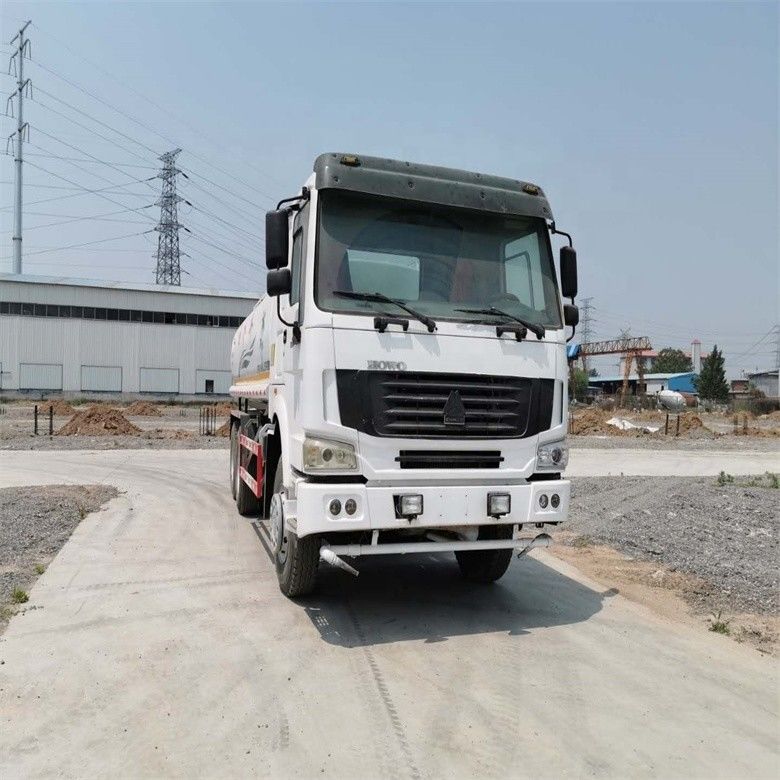 ถังเหล็กคาร์บอน Isuzu Howo รถบรรทุกน้ํา สภาพสมบูรณ์แบบ ญี่ปุ่นนําเข้ามือสอง