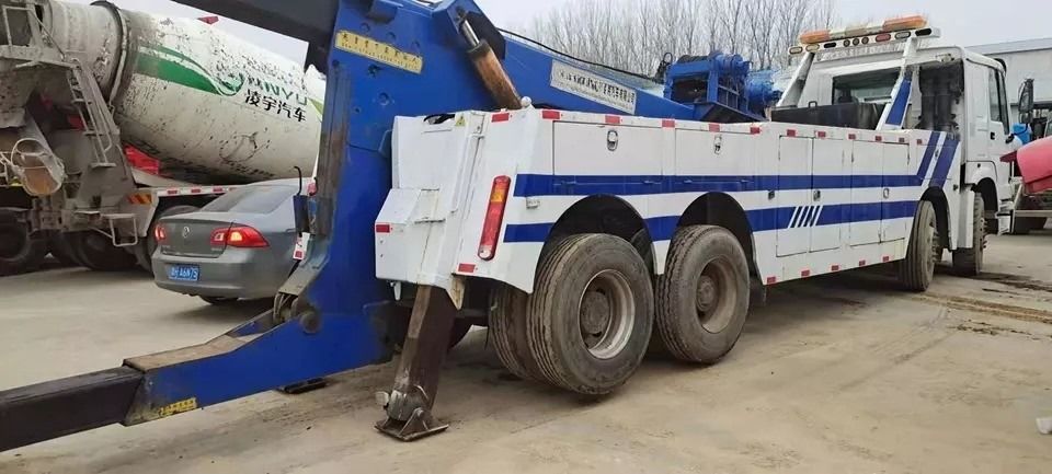 4x2/6x2/6x4/8x4/8x6/4x4/6x6 ประเภทการขับขี่ รถบรรทุกบดสลายที่มีพลังงานสูง