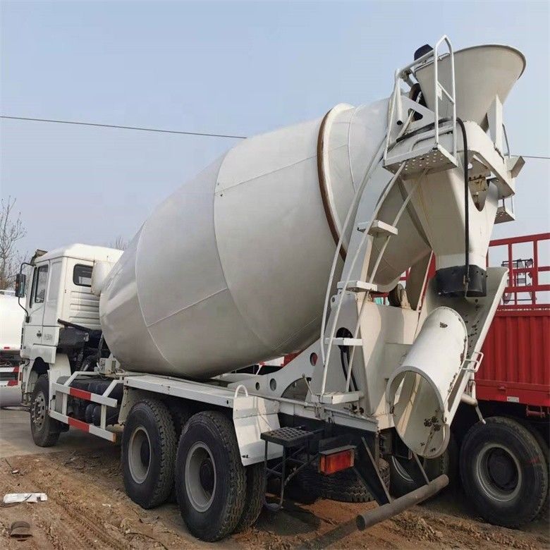 มือสอง Shacman F3000 รถบรรทุกเครื่องผสมปูนคอนกรีต ด้วยความเร็ว 20r / นาที
