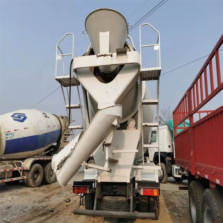 มือสอง Shacman F3000 รถบรรทุกเครื่องผสมปูนคอนกรีต ด้วยความเร็ว 20r / นาที