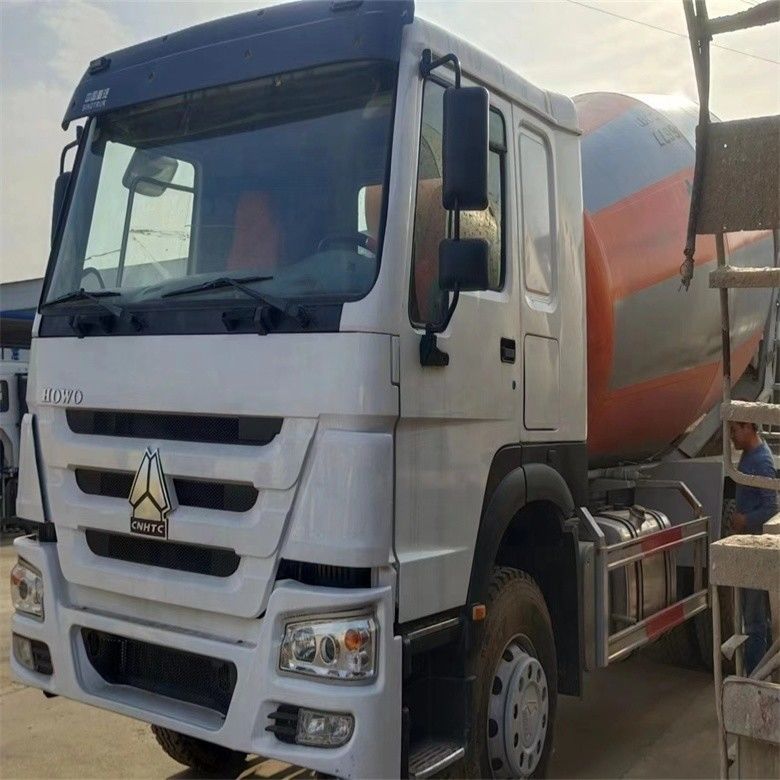 โครงการก่อสร้าง 6*4 โฮโว ซีเมนต์ รถบรรทุกผสมด้วย 371 Hp 375hp พลังงานผสม
