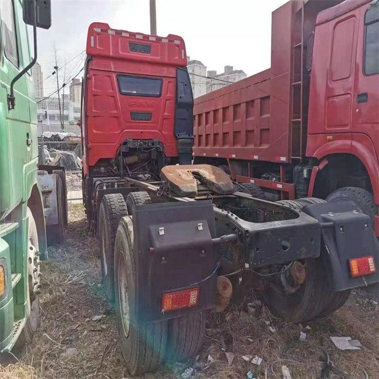 10 หมายเลขการสลับไปข้างหน้า ใช้ Faw Tractor รถบรรทุกหนัก 6*4 พร้อมระบบมัลติมีเดีย