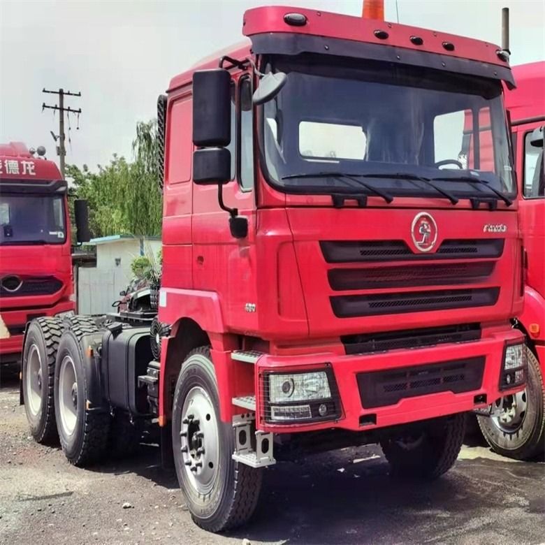 Shacman / FAW / Shacman / Beiben / Sinotruck Howo ใช้ LHD และ RHD แถวเดียว 6x4 หัวรถยนต์