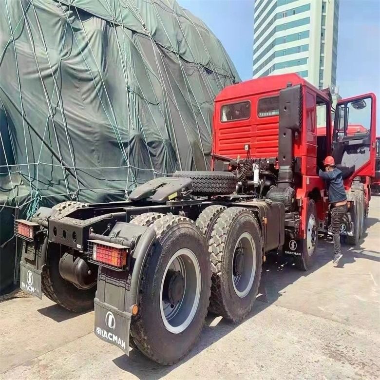 Shacman / FAW / Shacman / Beiben / Sinotruck Howo ใช้ LHD และ RHD แถวเดียว 6x4 หัวรถยนต์