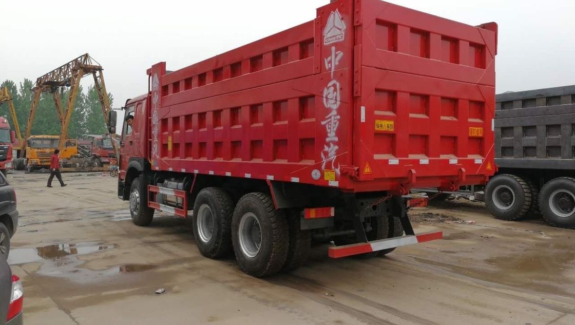 มือสอง 371hp รถขนของใช้ Howo 6x4 รถขนของใช้กับระบบมัลติมีเดีย 10 ล้อ