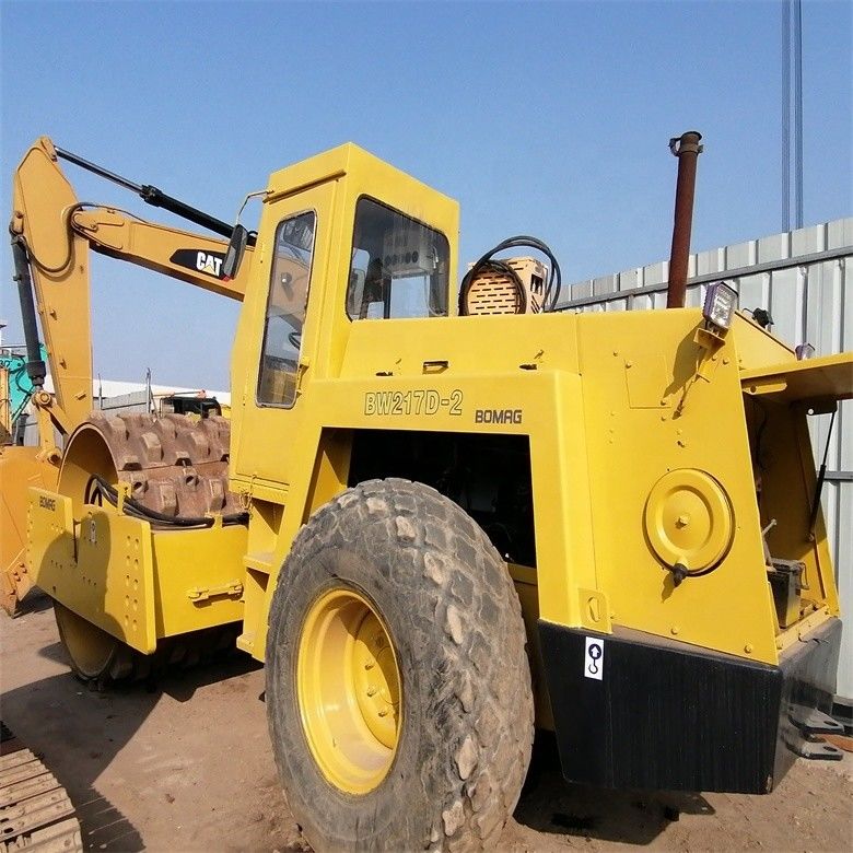 เครื่องยนต์ไดเซล ถนนถนน Bomag BW217D-2 ใช้เครื่องยนต์กลองเดียว