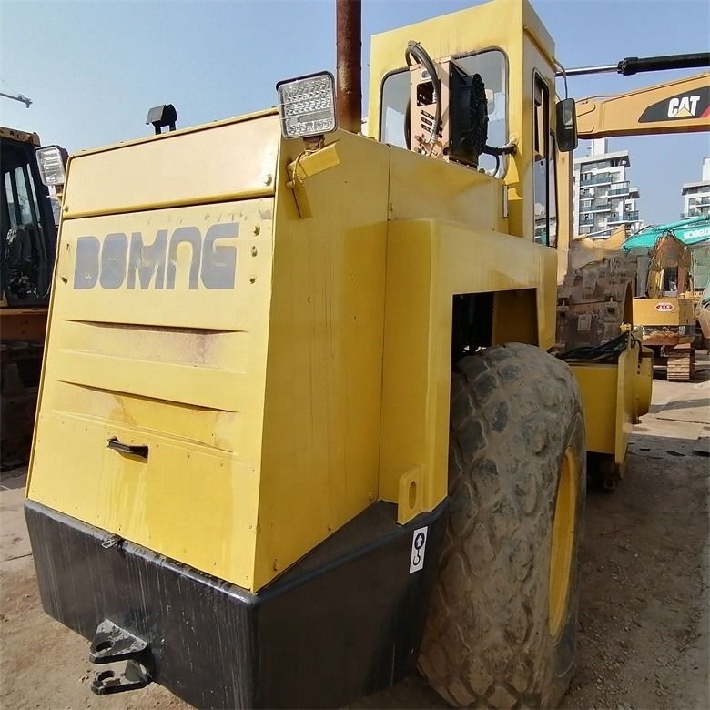 เครื่องยนต์ไดเซล ถนนถนน Bomag BW217D-2 ใช้เครื่องยนต์กลองเดียว