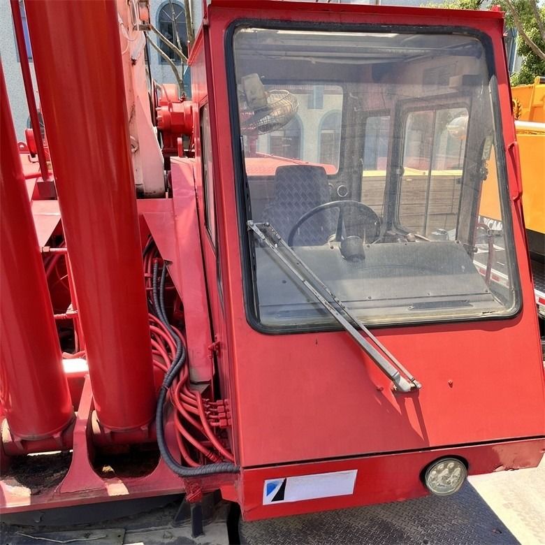 139.8kw พลังงานสกัด Tadano TR-500EX เครนที่ใช้งานขนาด 50 ตันและความจุของน้ํามัน 250 ลิตร