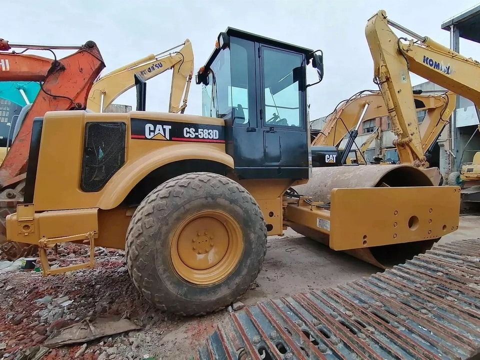 สภาพดี CAT CS-583D เครื่องกลมกลมกลมกลมกลมกลมกลมกลม